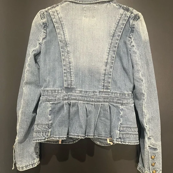 The Limited Light Blue Denim Blazer w/ Ruffle Back and Front Hook Closure size M - Picture 3 of 6